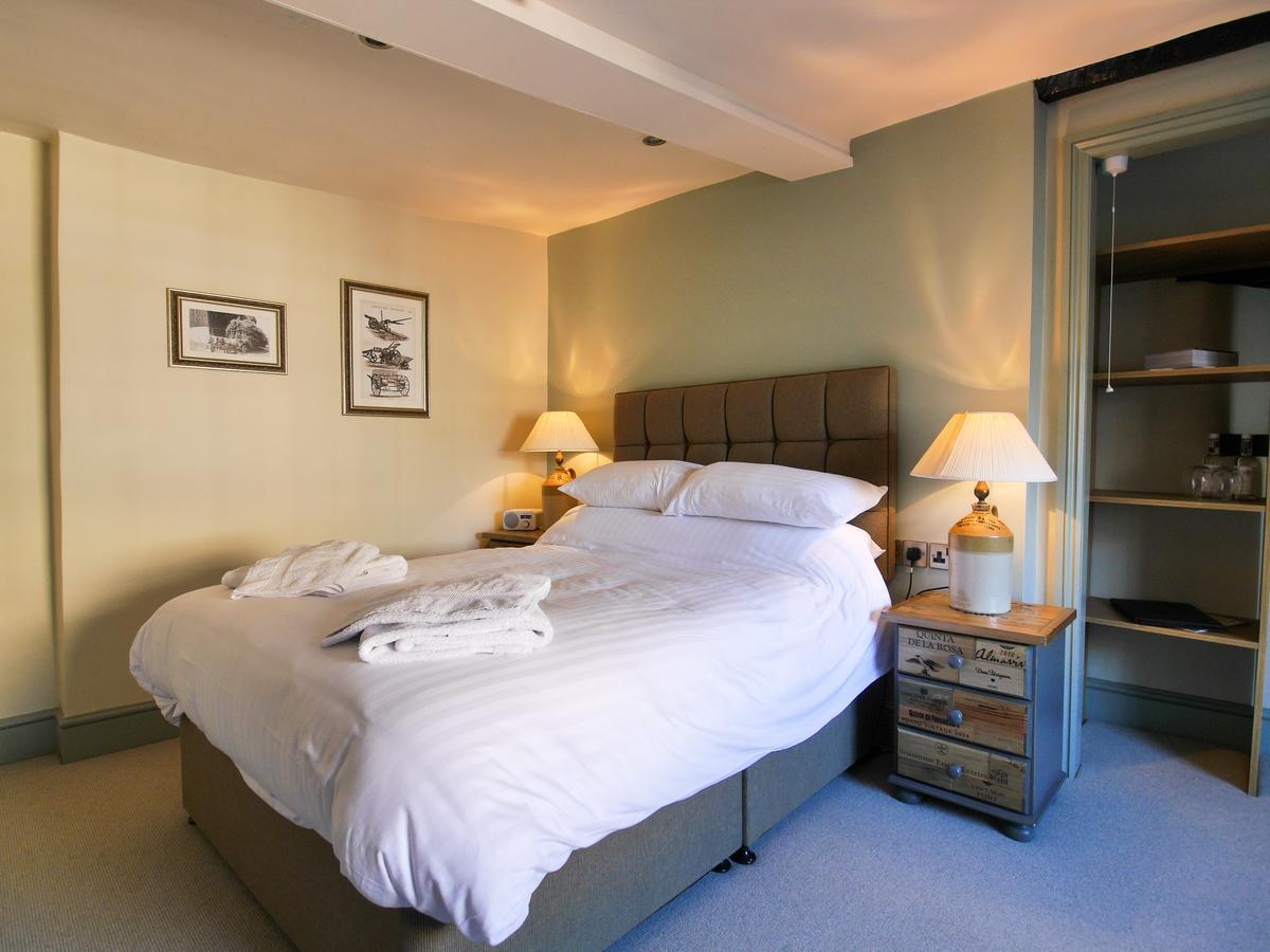 The Fox Hotel Chipping Norton Exterior photo